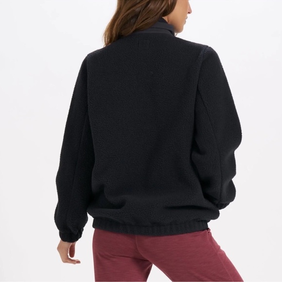 Vuori Utility Sherpa Jacket in Black - Picture 4 of 11